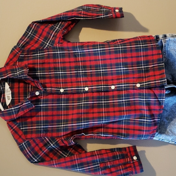 Adorable boys holiday outfit jeans and shirt - Picture 2 of 8